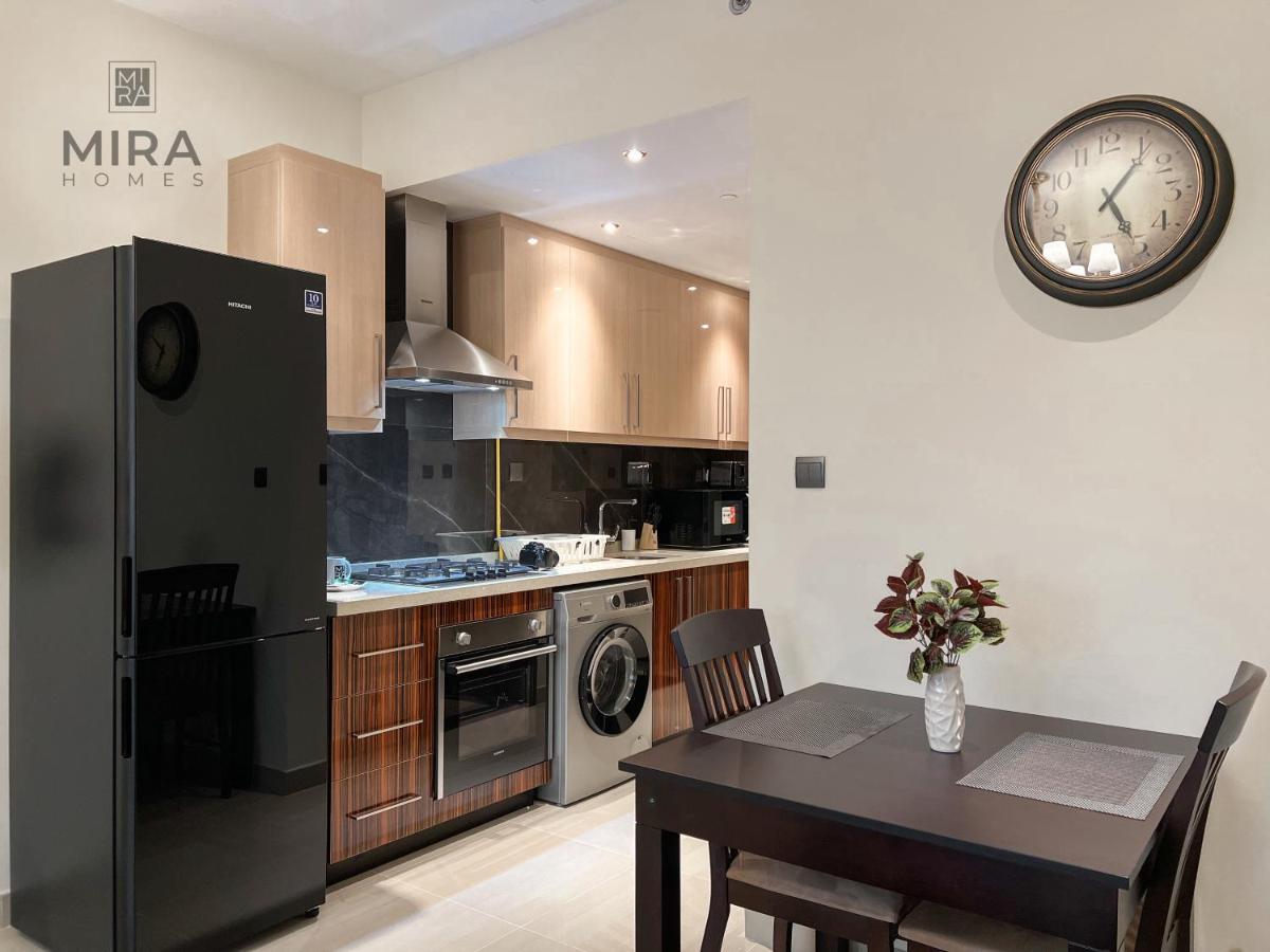 Mira Holiday Homes - Lovely Studio With Burj Khalifa View Dubai Luaran gambar