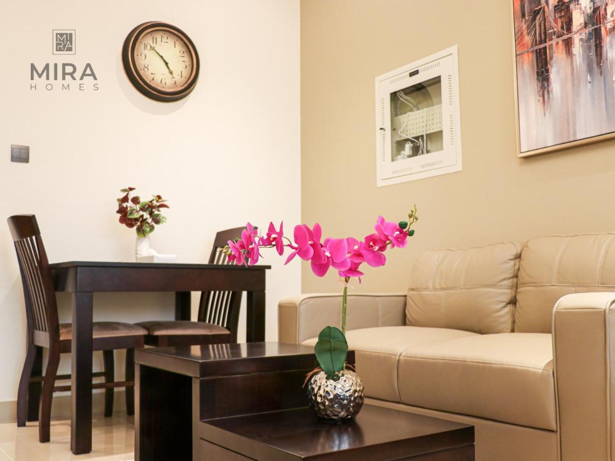 Mira Holiday Homes - Lovely Studio With Burj Khalifa View Dubai Luaran gambar